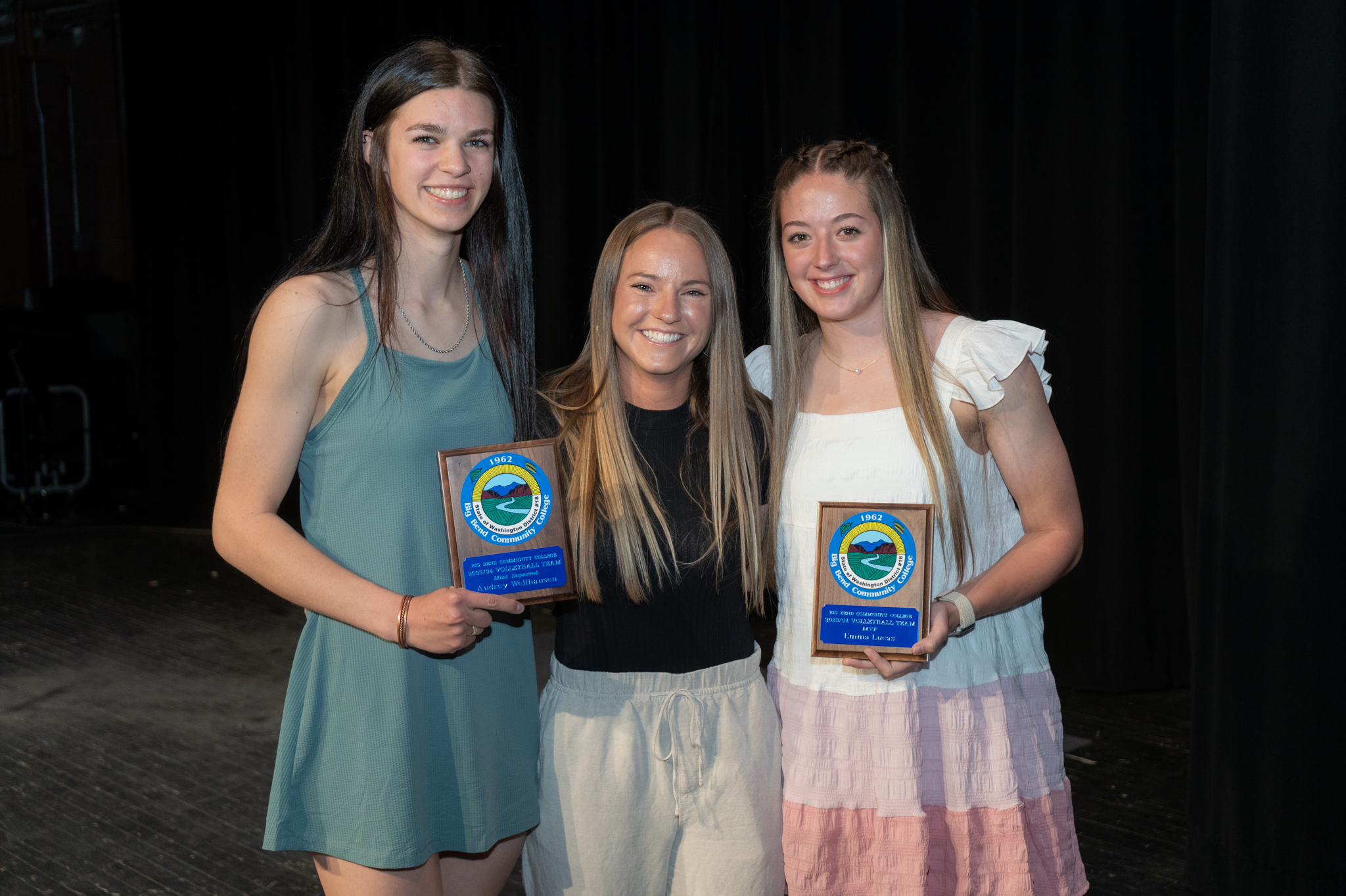 Audrey Wellhausen, Coach Alexa Moser and Emma Lucas