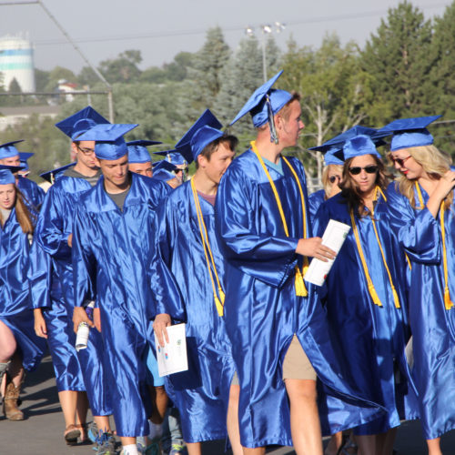 2015 students graduating